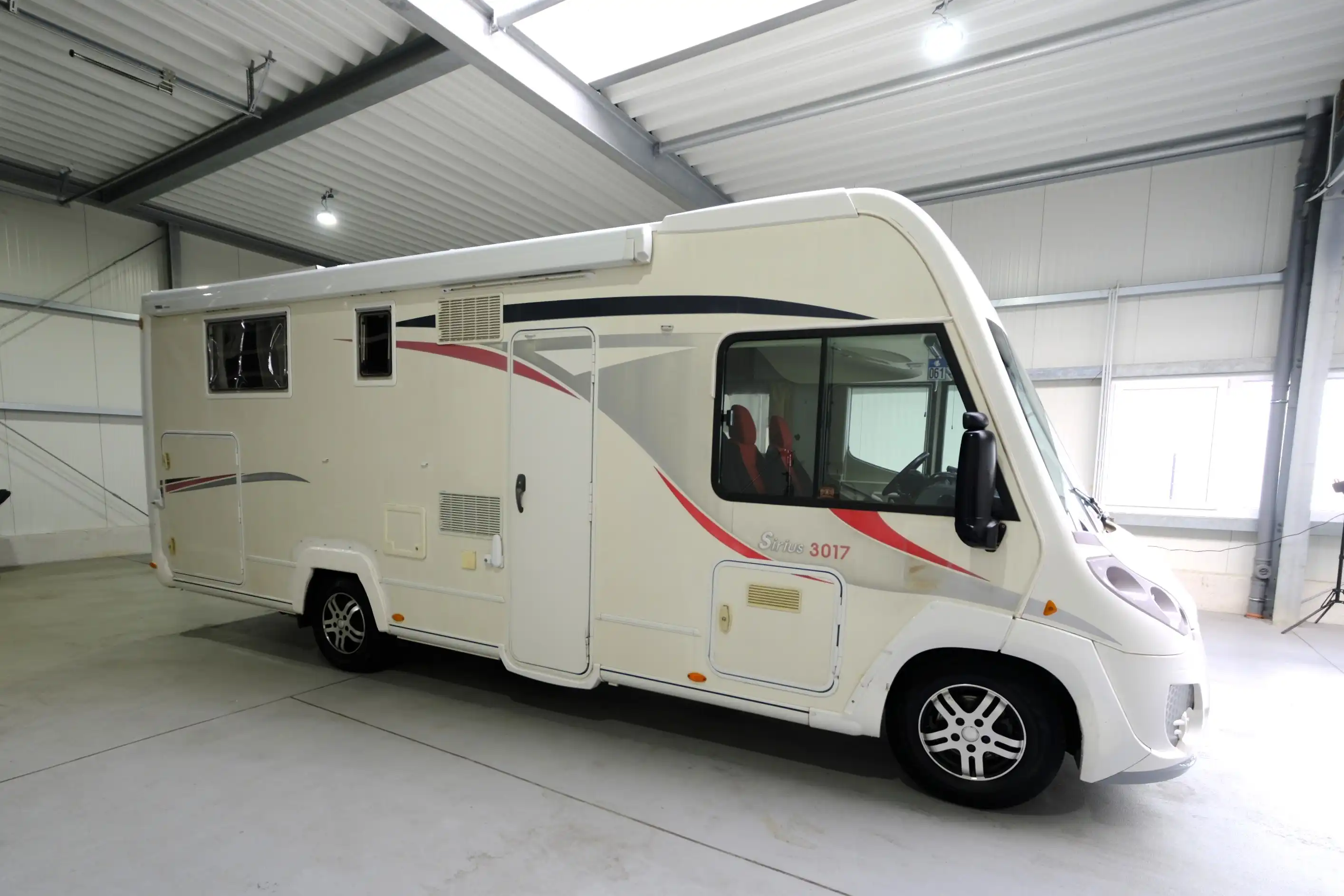 CHALLENGER Sirius 3017/Einzelbetten+Hubbett/Garage/Klima/Solar/TOP-Angebot